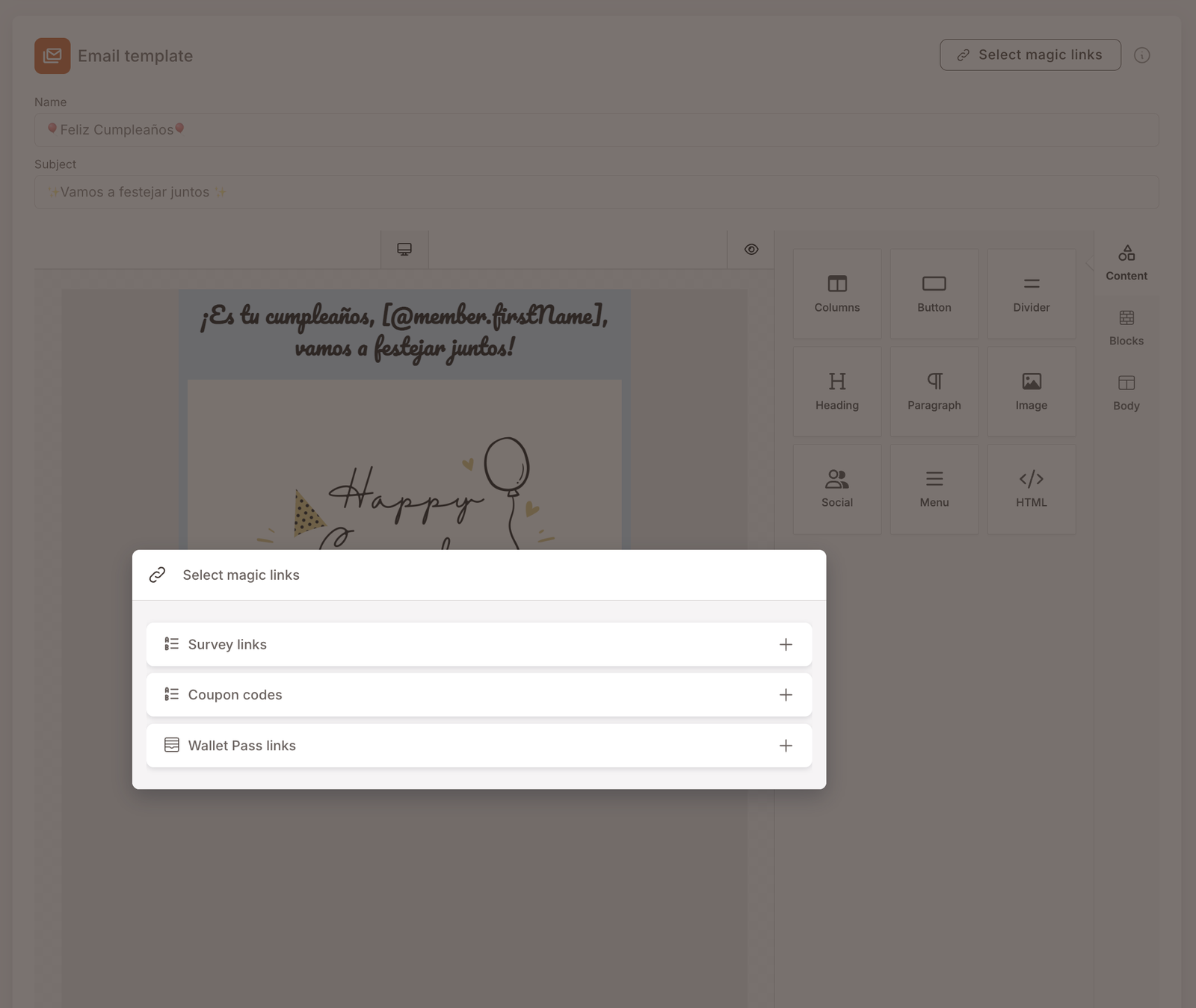 Magic-Links-Picker, geöffnet aus dem E-Mail-Vorlageneditor. Header lautet "Magic Links auswählen". Drei einklappbare Abschnitte: Umfrage-Links, Gutscheincodes, Wallet-Pass-Links — jeweils mit einer +-Schaltfläche (Erweitern) rechts. Diese Aufnahme entstand vor dem Abschnitt Abmeldelink.